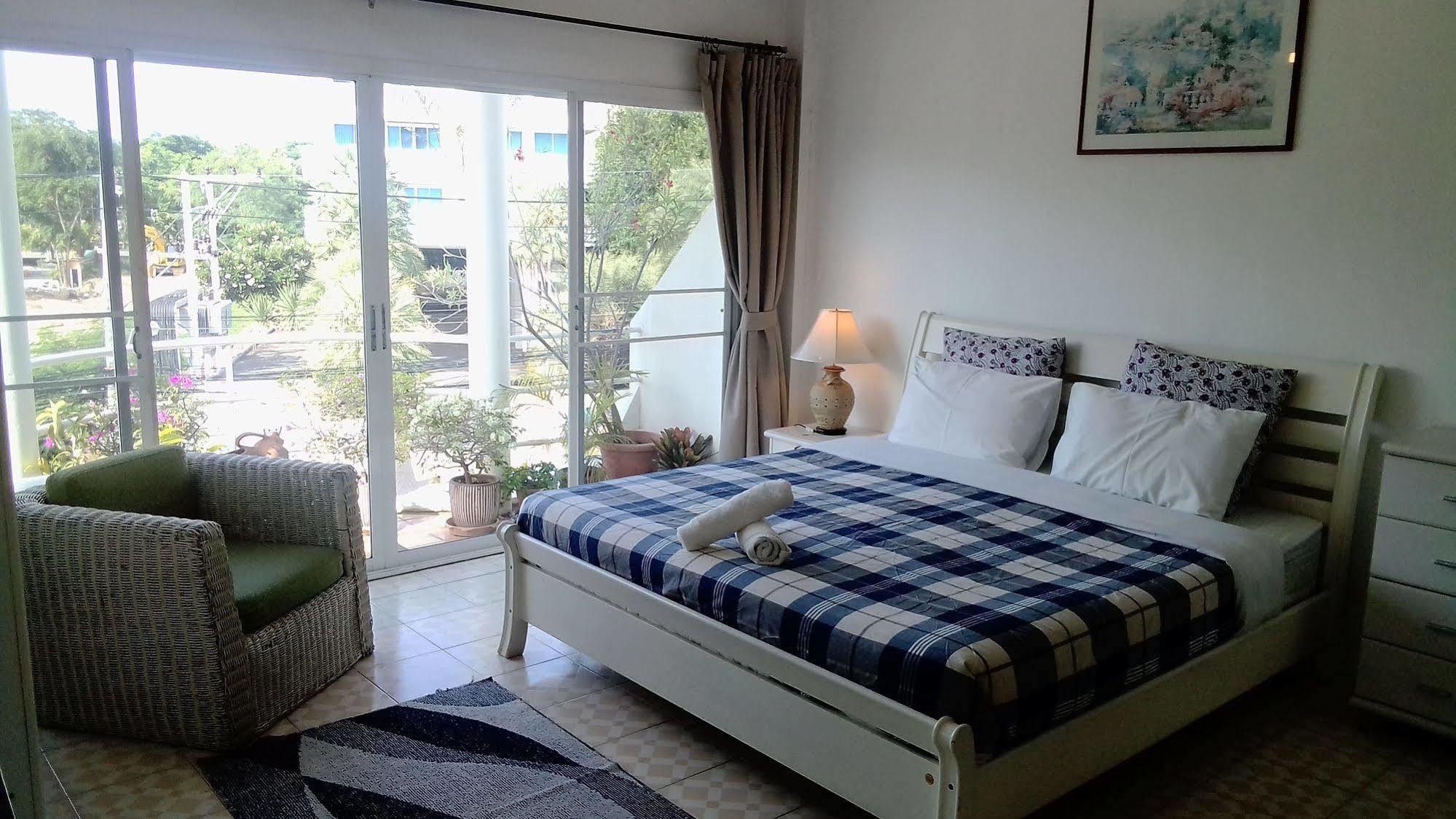 Corner Cafe Bed & Breakfast Hua Hin Exterior foto
