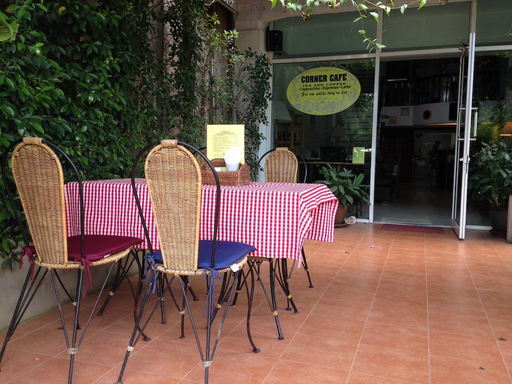 Corner Cafe Bed & Breakfast Hua Hin Exterior foto